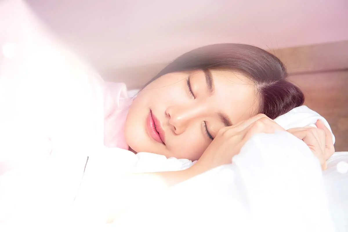 woman who is falling asleep naturally
