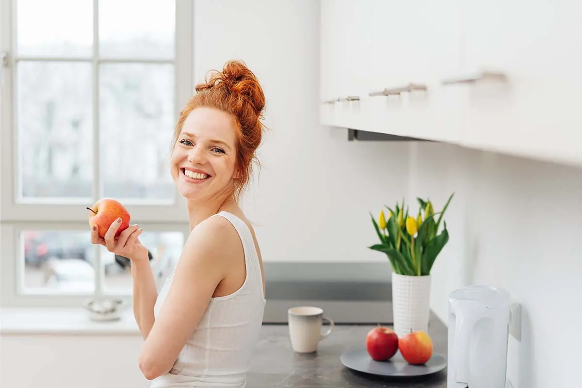 a women learns the connection between nutrition and addiction