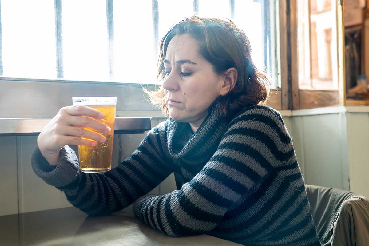 Am I Addicted? 24 Signs of Alcoholism in Women - Women's Recovery